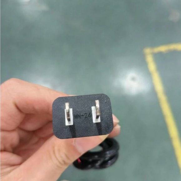 3 in 1 Hair Dryer Brush Blow Dryer with Comb One Step Hair Blower Brush Hot Air - Picture 10 of 10